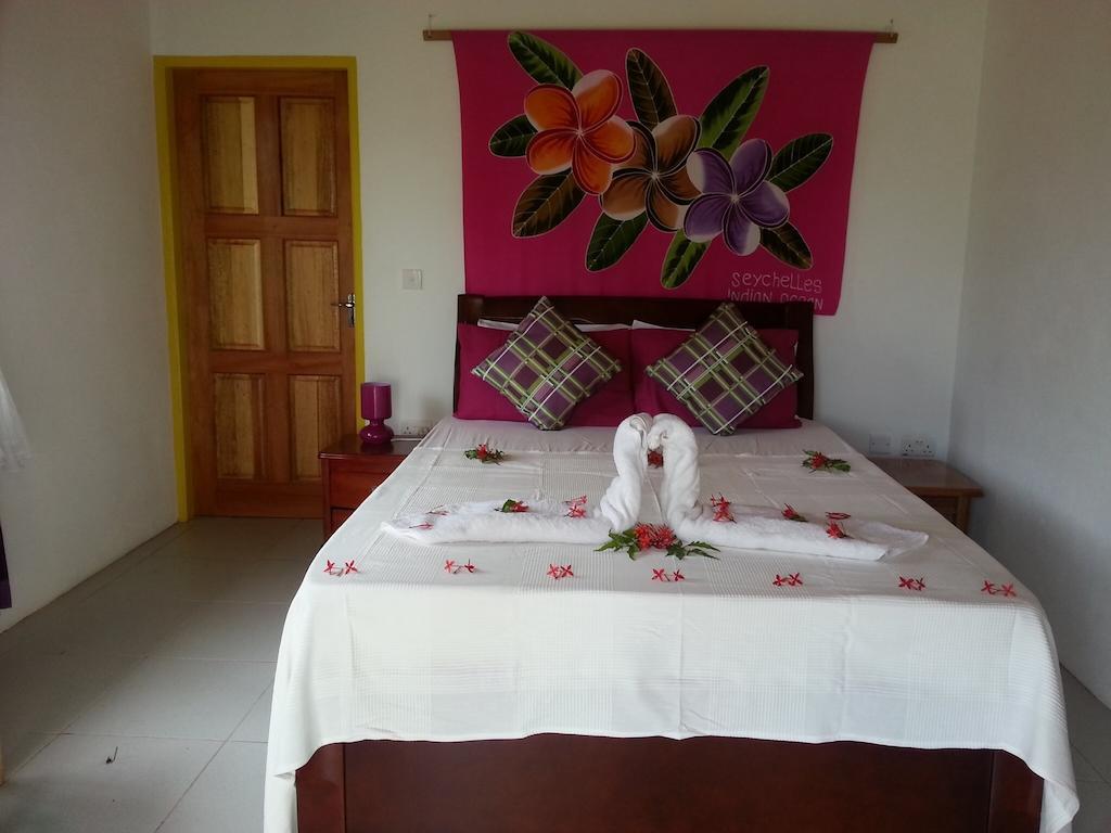 Zanboza Guesthouse La Digue Room photo